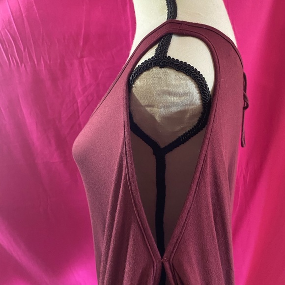 ♥️❄️Yoinks Yours Inspiration Cold Shoulder Top M - Picture 2 of 7